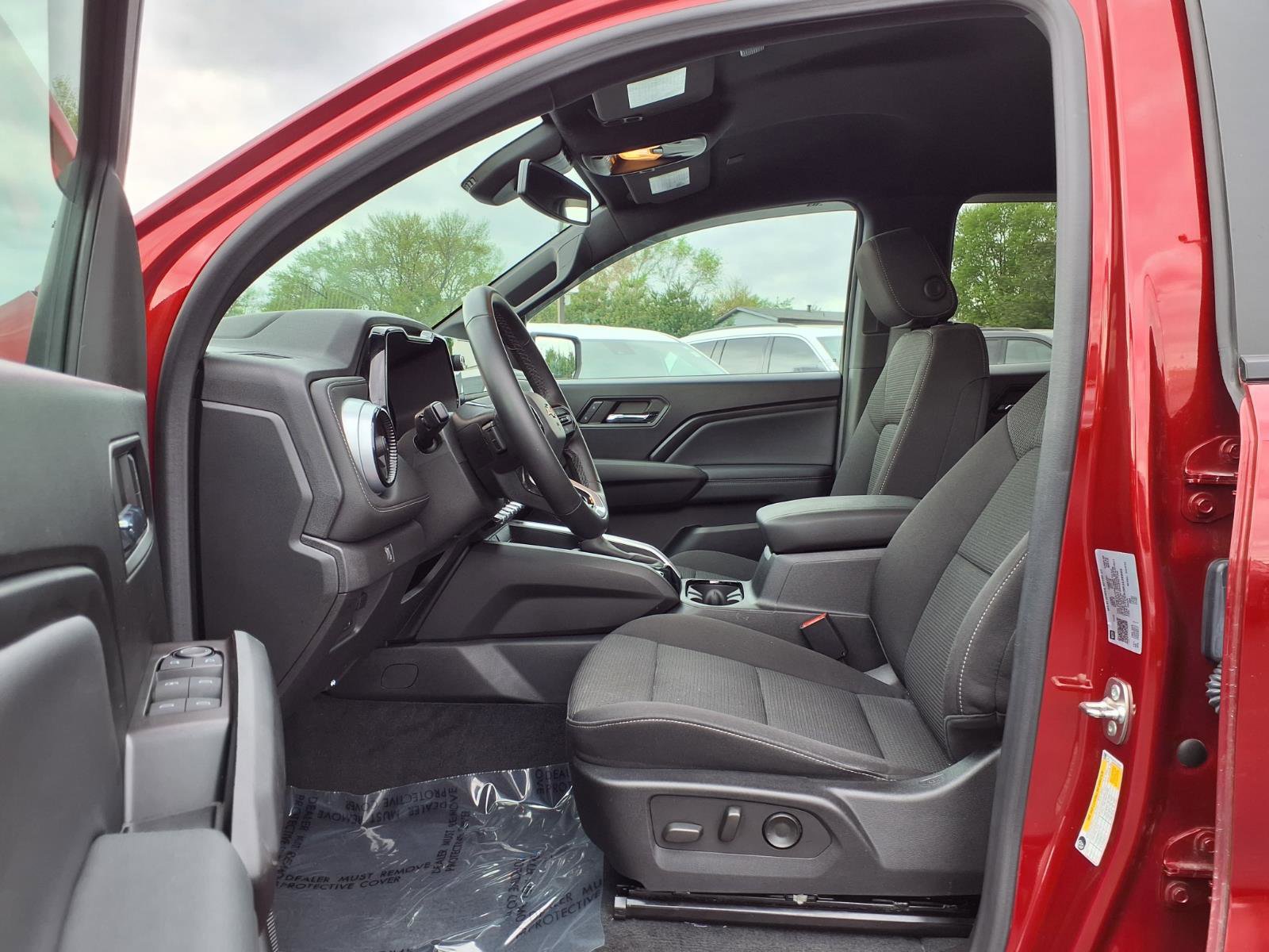 Used 2024 Chevrolet Colorado LT w/ LT Convenience Package II AWD/4WD image 19