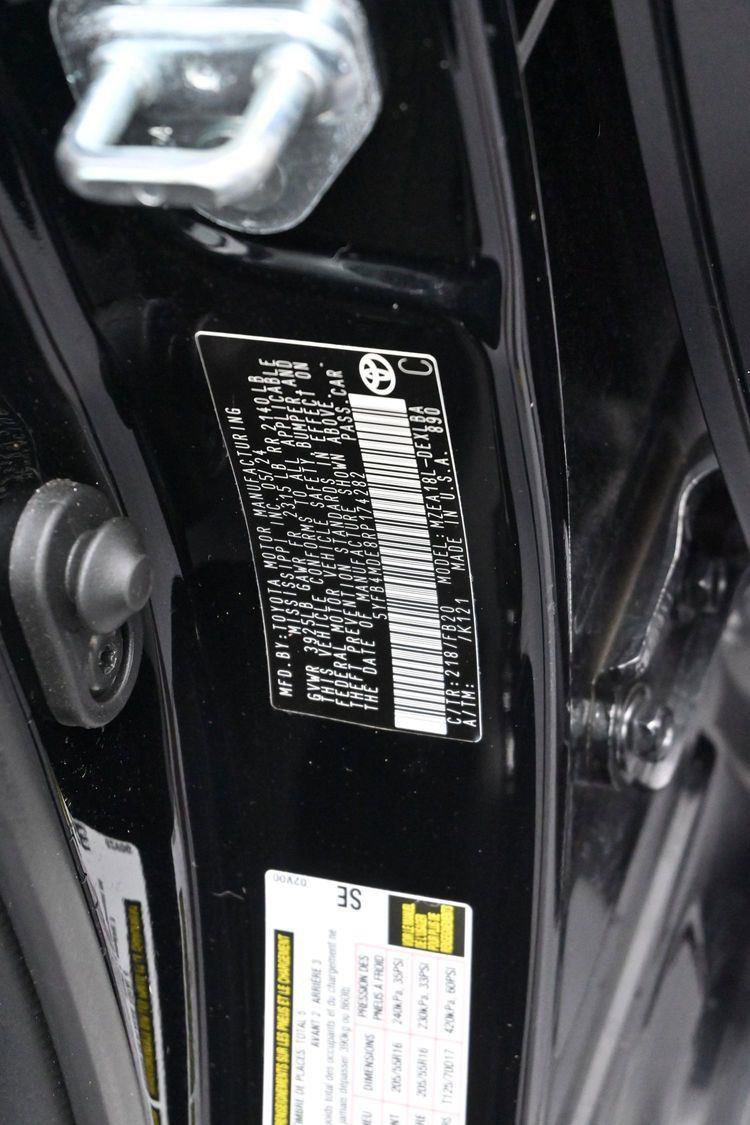 Used 2024 Toyota Corolla LE w/ LE Convenience Package image 33