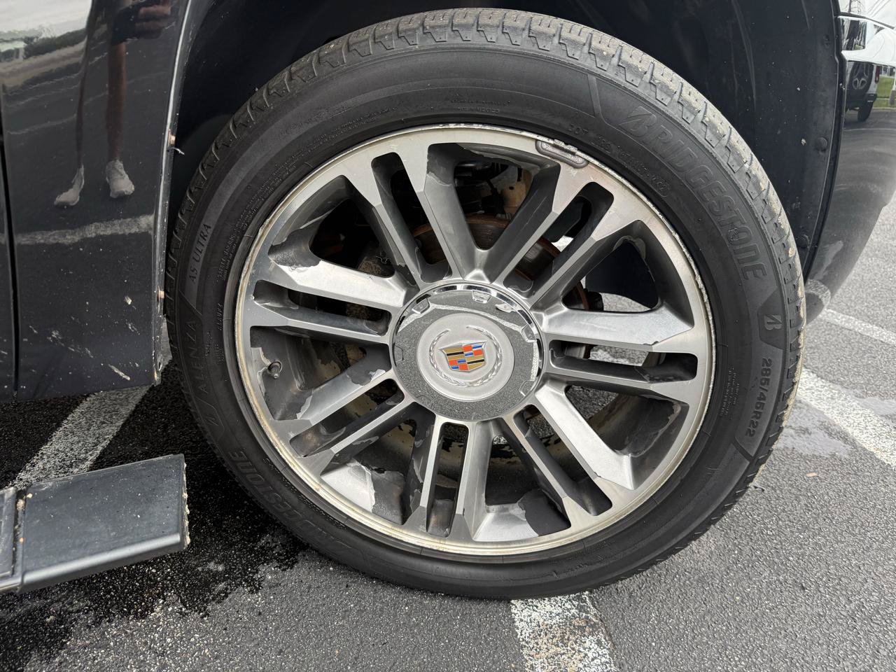 Used 2013 Cadillac Escalade ESV Premium AWD/4WD image 36