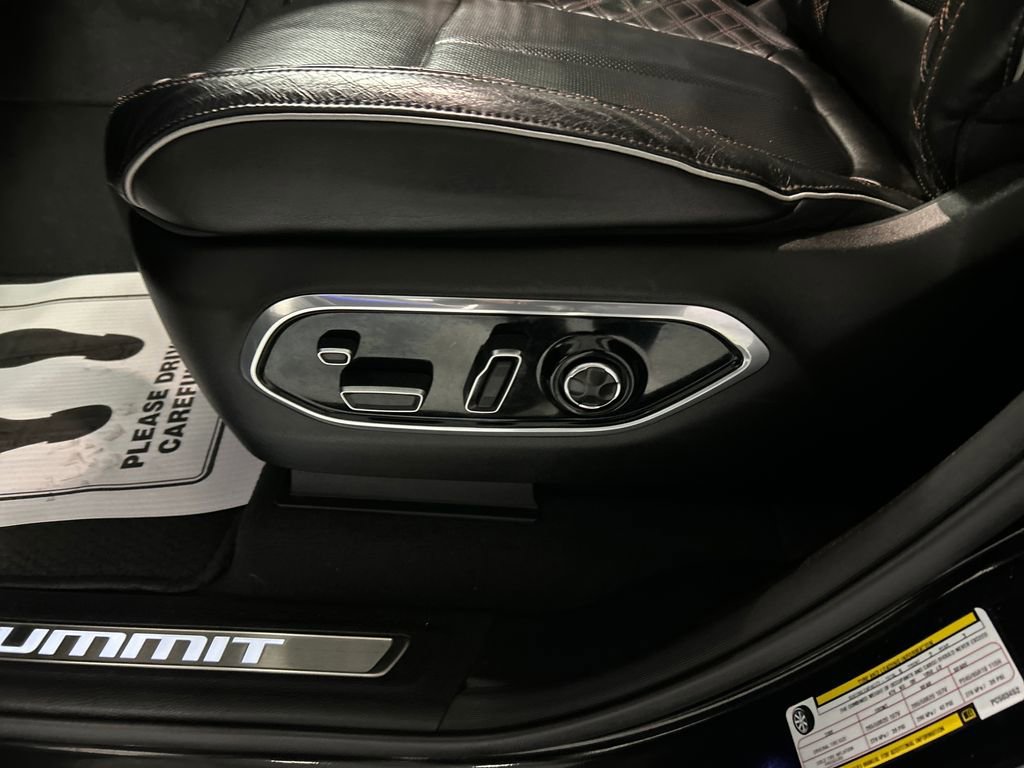 Used 2023 Jeep Grand Cherokee Summit image 13