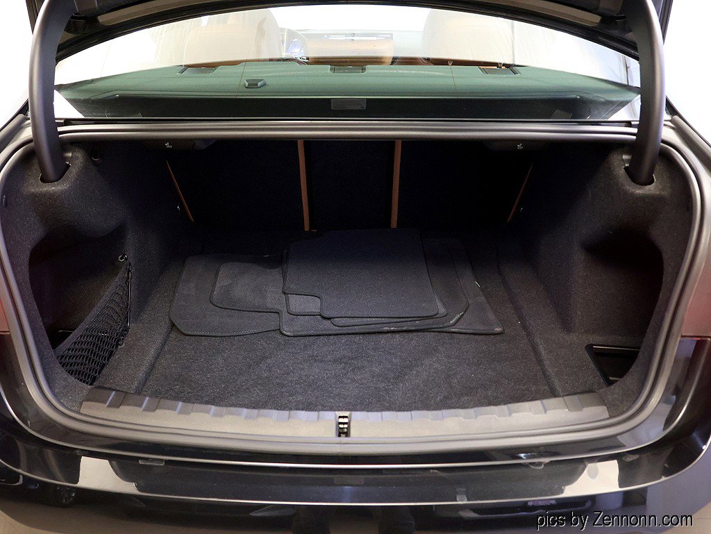 Certified 2023 BMW 330i xDrive Sedan w/ Premium Package image 30