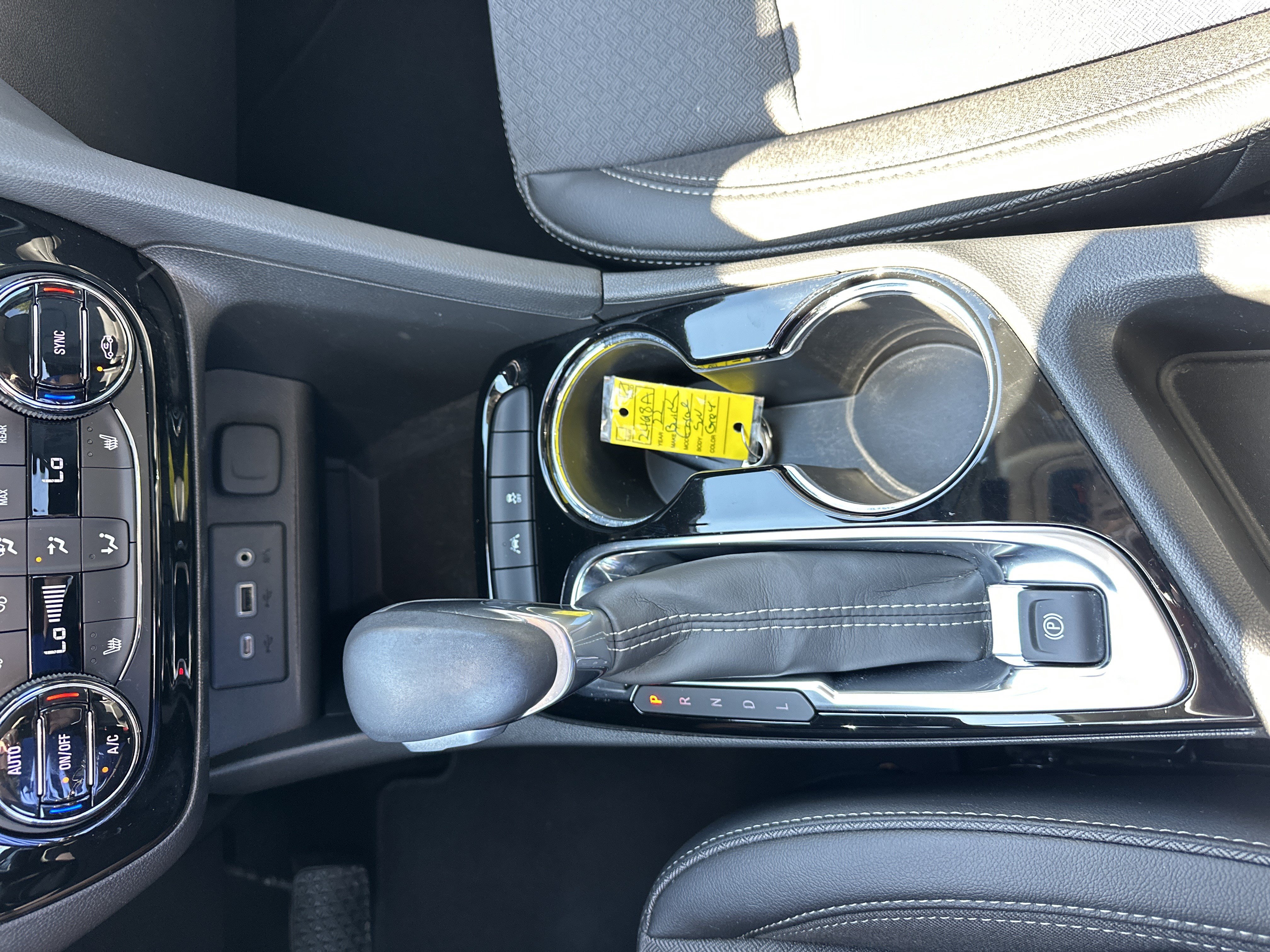 Used 2022 Buick Encore GX Select w/ Sport Touring Package FWD image 24