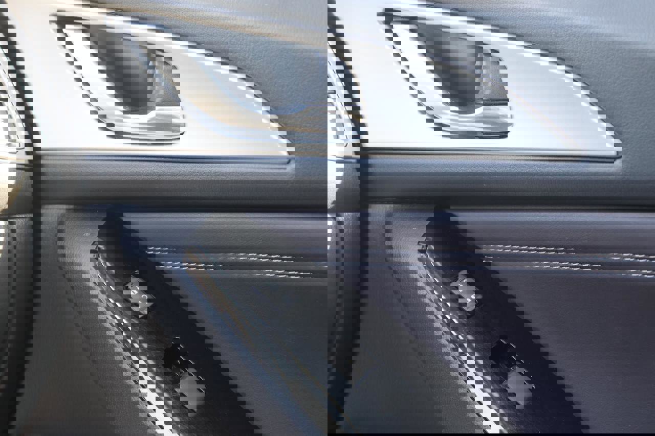 Used 2018 MAZDA MAZDA3 Touring image 37