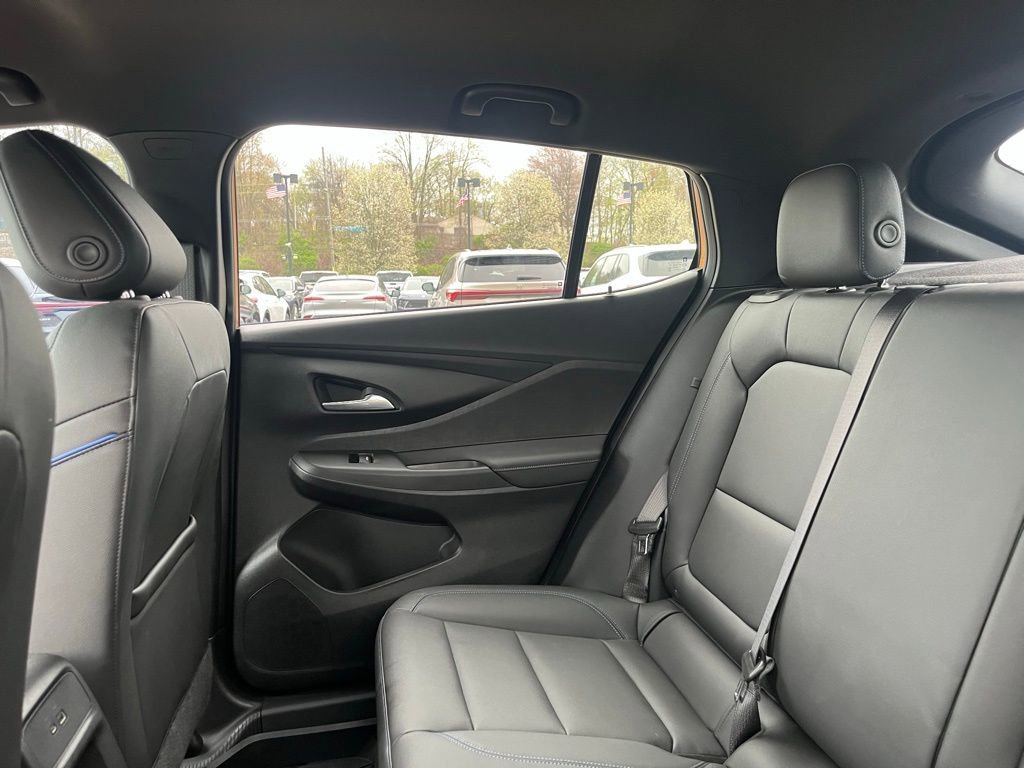 Used 2024 Buick Envista Sport Touring w/ Convenience I Package FWD image 23