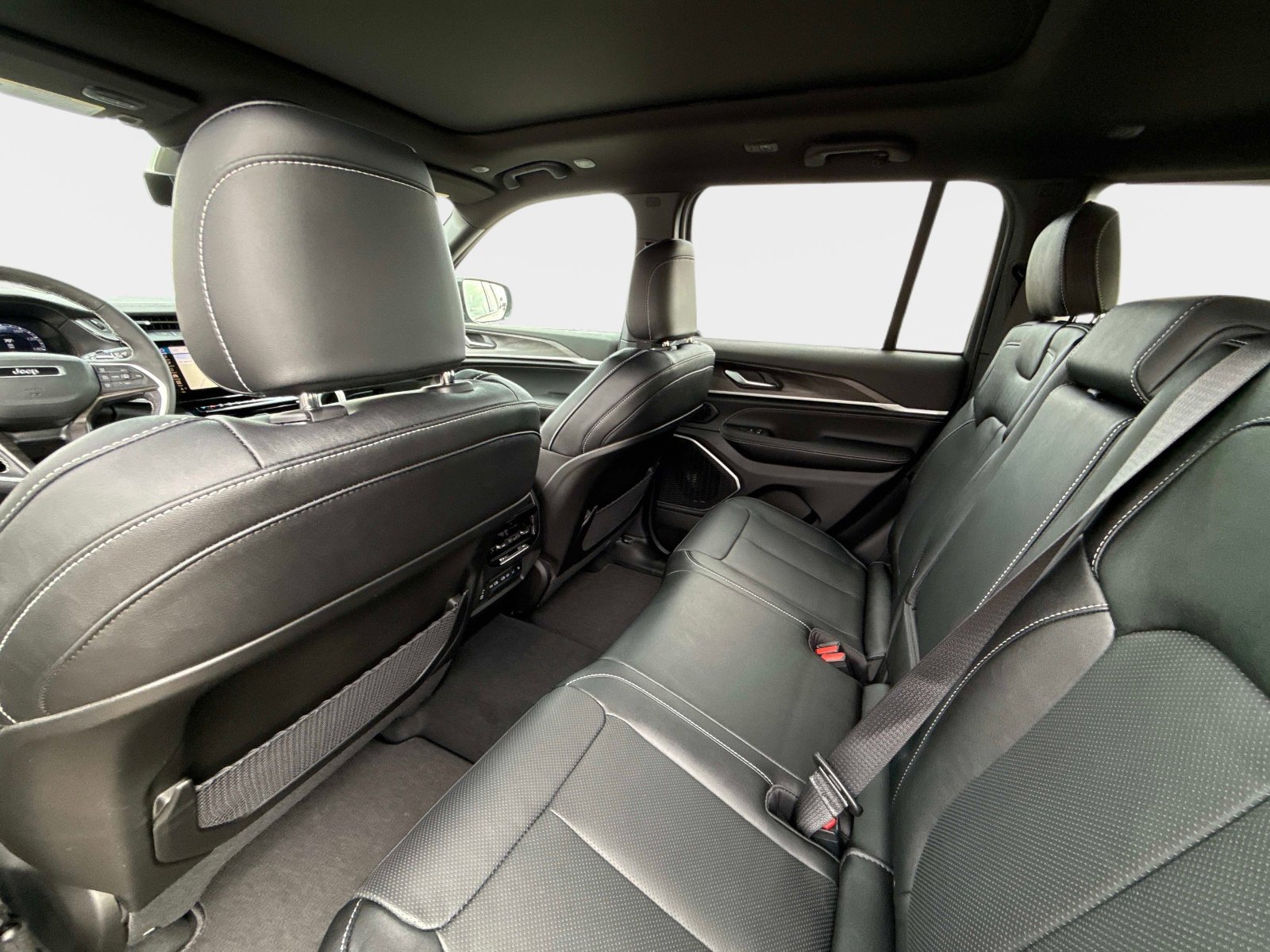 New 2026 Jeep Grand Cherokee Limited AWD/4WD image 19