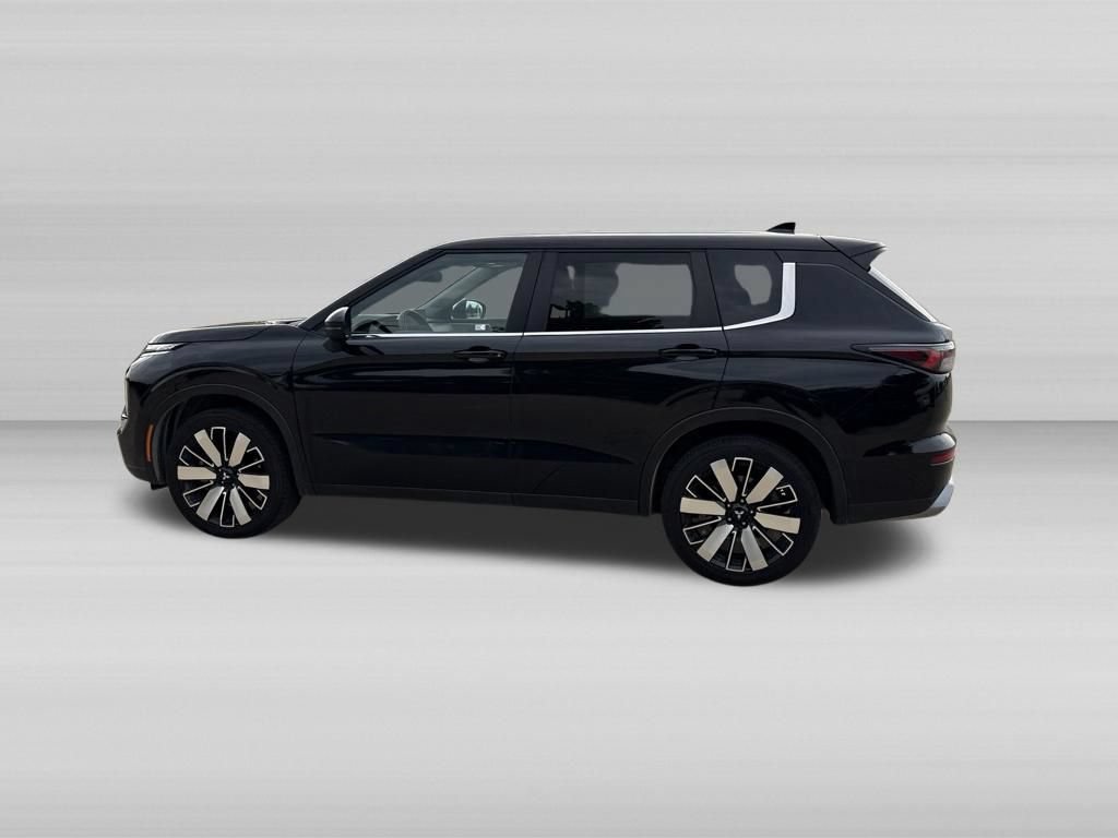 Used 2025 Mitsubishi Outlander SE AWD/4WD image 7