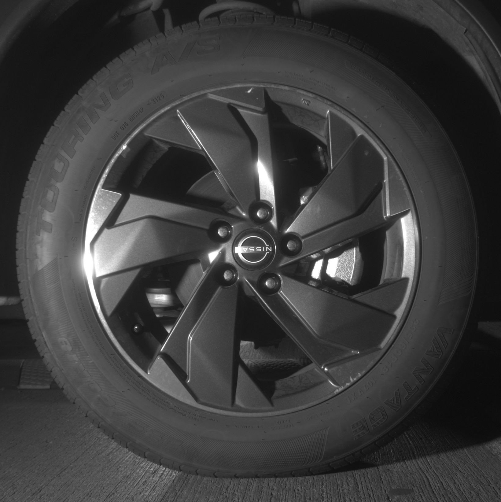 Used 2025 Nissan Rogue SV image 13