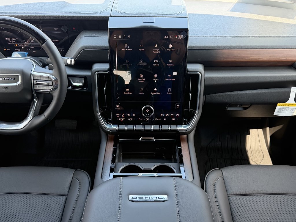 New 2027 GMC Yukon Denali w/ Denali Reserve Package AWD/4WD image 13