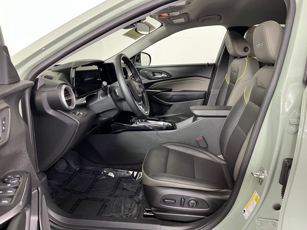 Used 2025 Chevrolet Trax ACTIV w/ Driver Confidence Package image 11