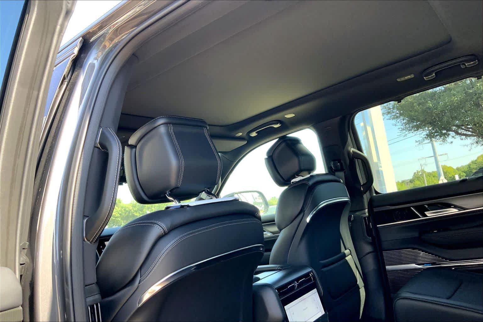 New 2026 Jeep Grand Wagoneer Summit AWD/4WD image 18