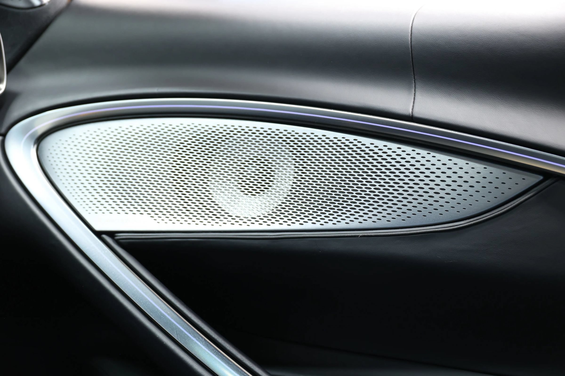 Used 2023 McLaren Artura RWD image 49