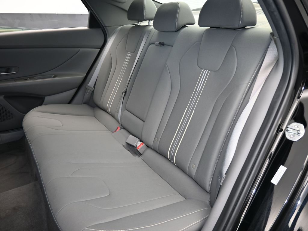 Used 2022 Hyundai Elantra SEL w/ Convenience + Premium Package image 33