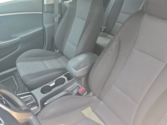 Used 2013 Hyundai Elantra GT FWD image 11
