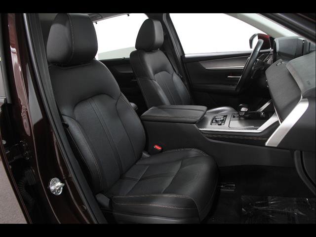 Certified 2024 MAZDA CX-90 Plug-In Hybrid w/ Premium Pkg image 17