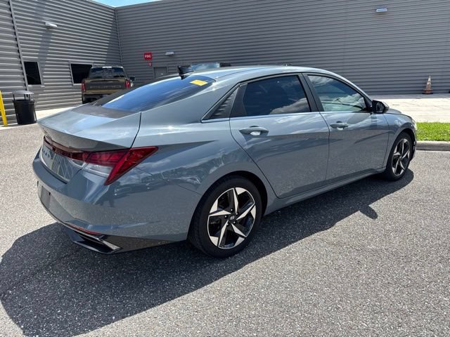 Used 2021 Hyundai Elantra SEL w/ Convenience + Premium Package FWD image 6
