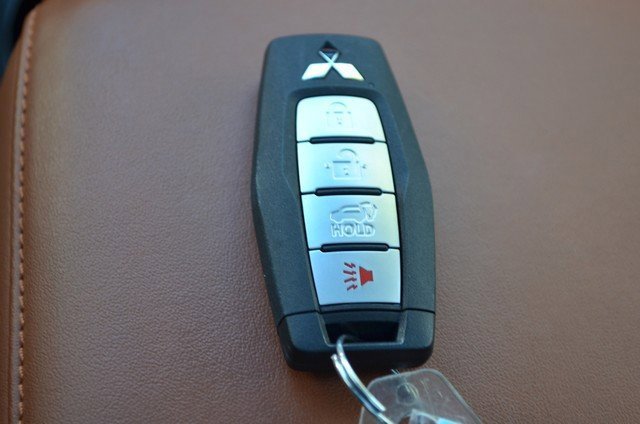 Used 2023 Mitsubishi Outlander SEL image 26