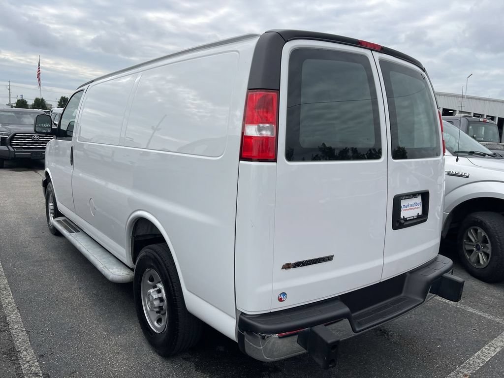 Used 2025 Chevrolet Express 2500 w/ Driver Convenience Package RWD image 4