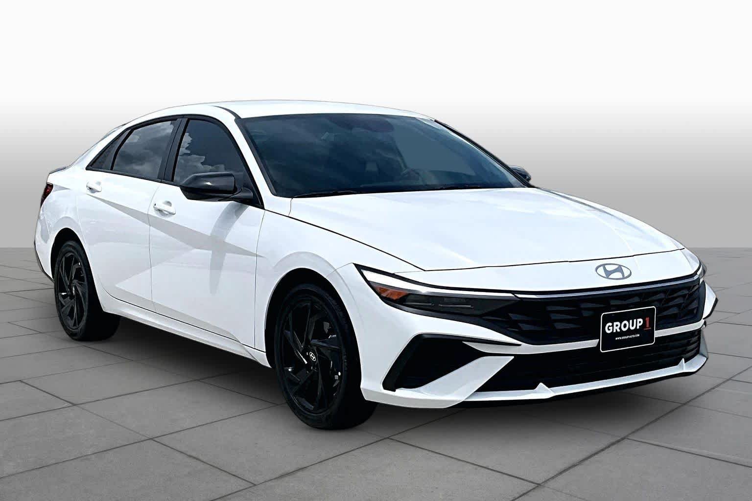 Used 2026 Hyundai Elantra Sport FWD image 3