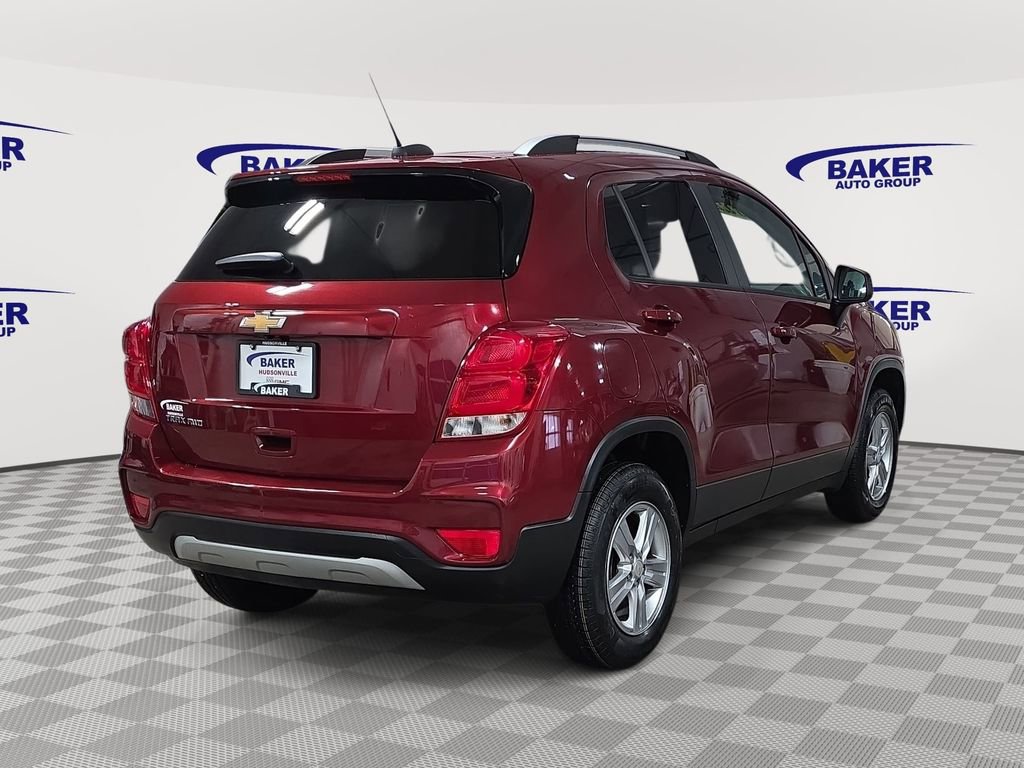 Certified 2022 Chevrolet Trax LT w/ LT Convenience Package image 5