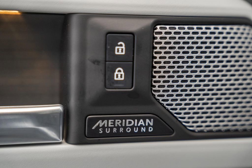 Used 2023 Land Rover Defender 130 X-Dynamic SE image 42