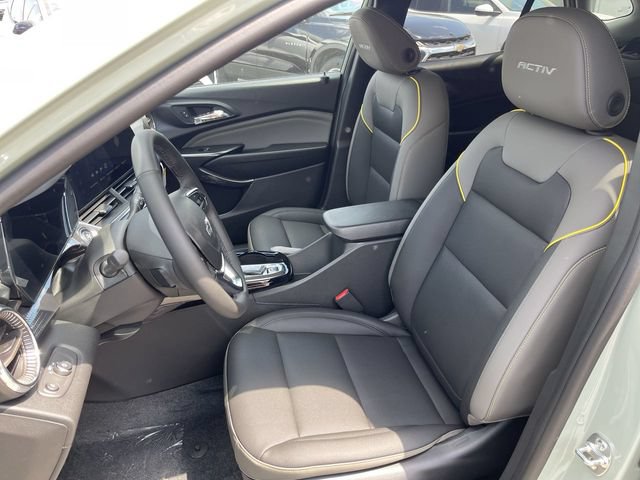 New 2026 Chevrolet Trax ACTIV w/ Sunroof Package FWD image 11