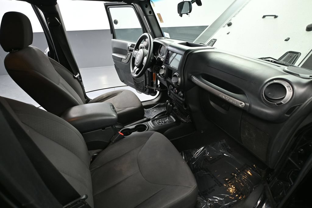 Used 2016 Jeep Wrangler Unlimited Sport AWD/4WD image 35