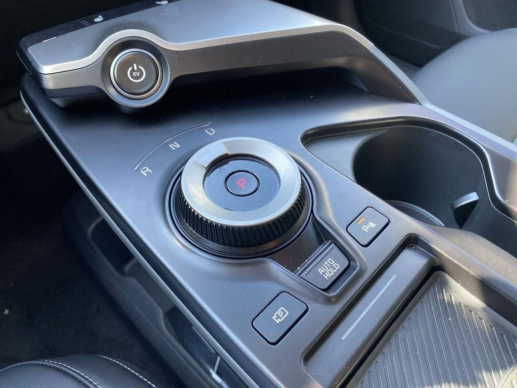 New 2025 Kia EV6 Light w/ Light LR Technology Package image 16