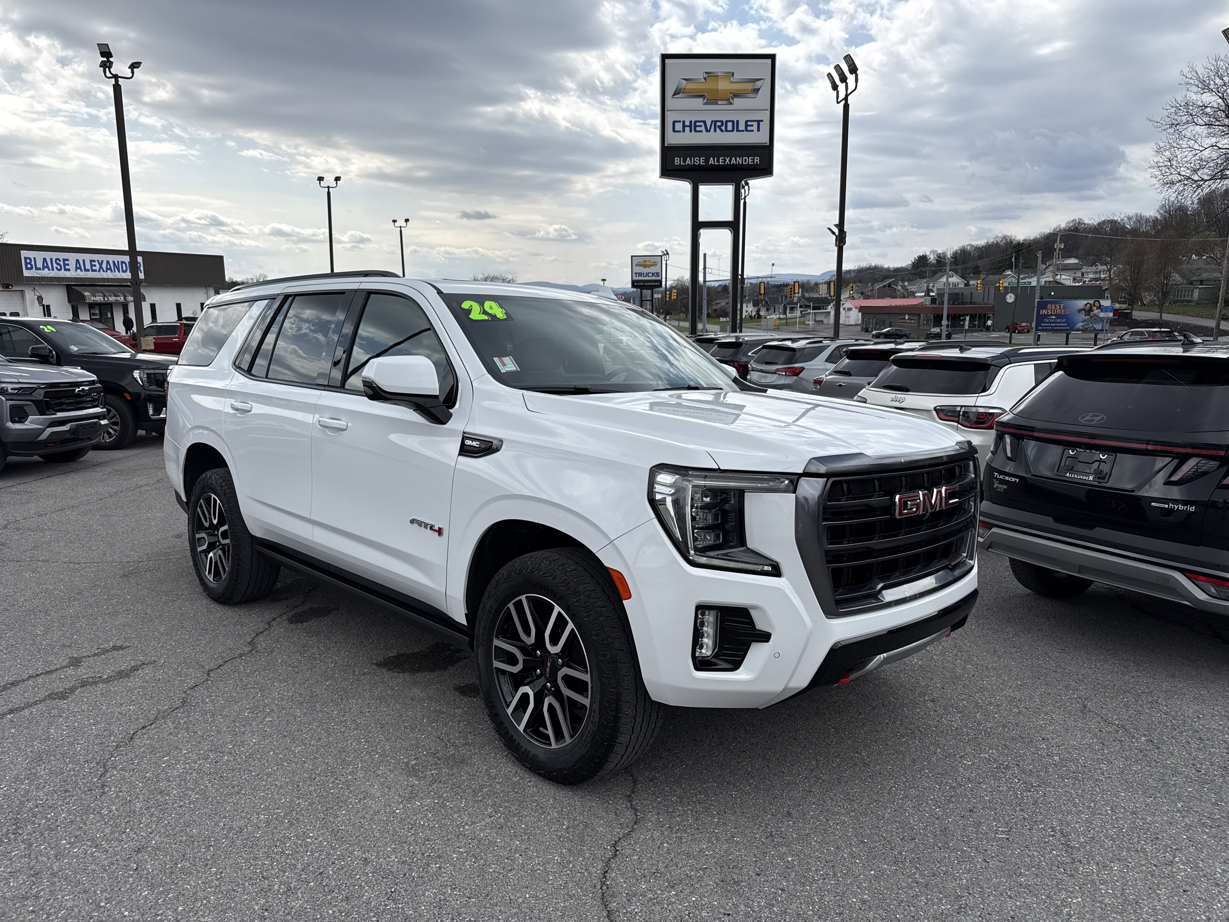 Used 2024 GMC Yukon AT4 w/ AT4 Premium Package