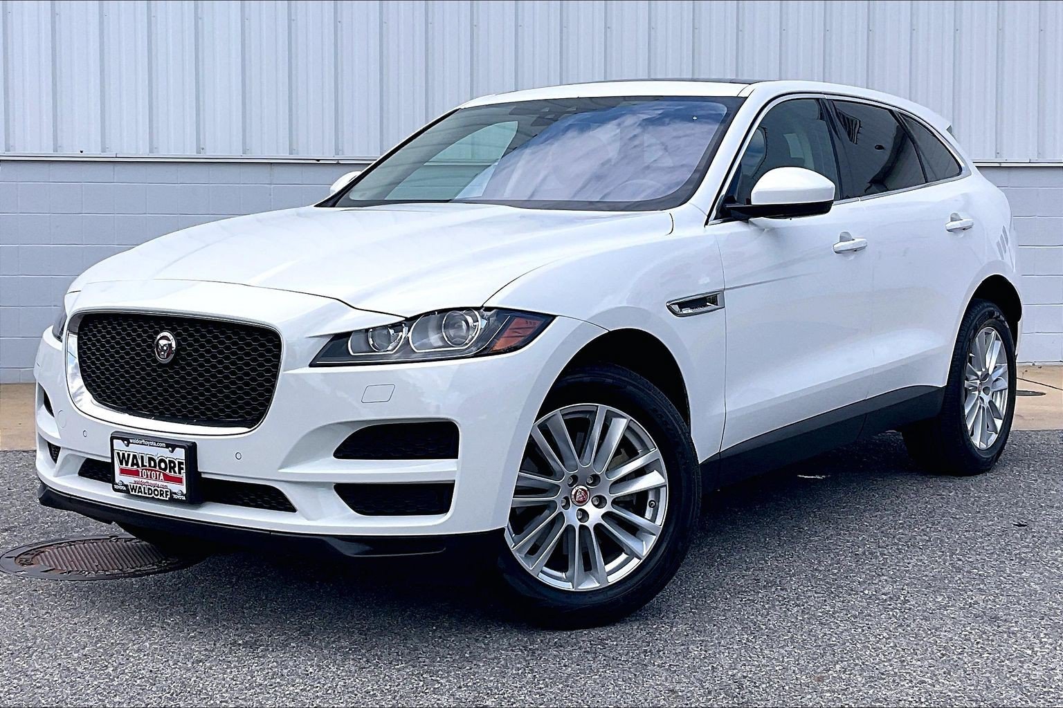 Used 2020 Jaguar F-PACE Prestige AWD/4WD image 2