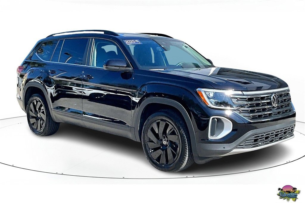 Certified 2025 Volkswagen Atlas SE w/ Panoramic Sunroof Package image 1