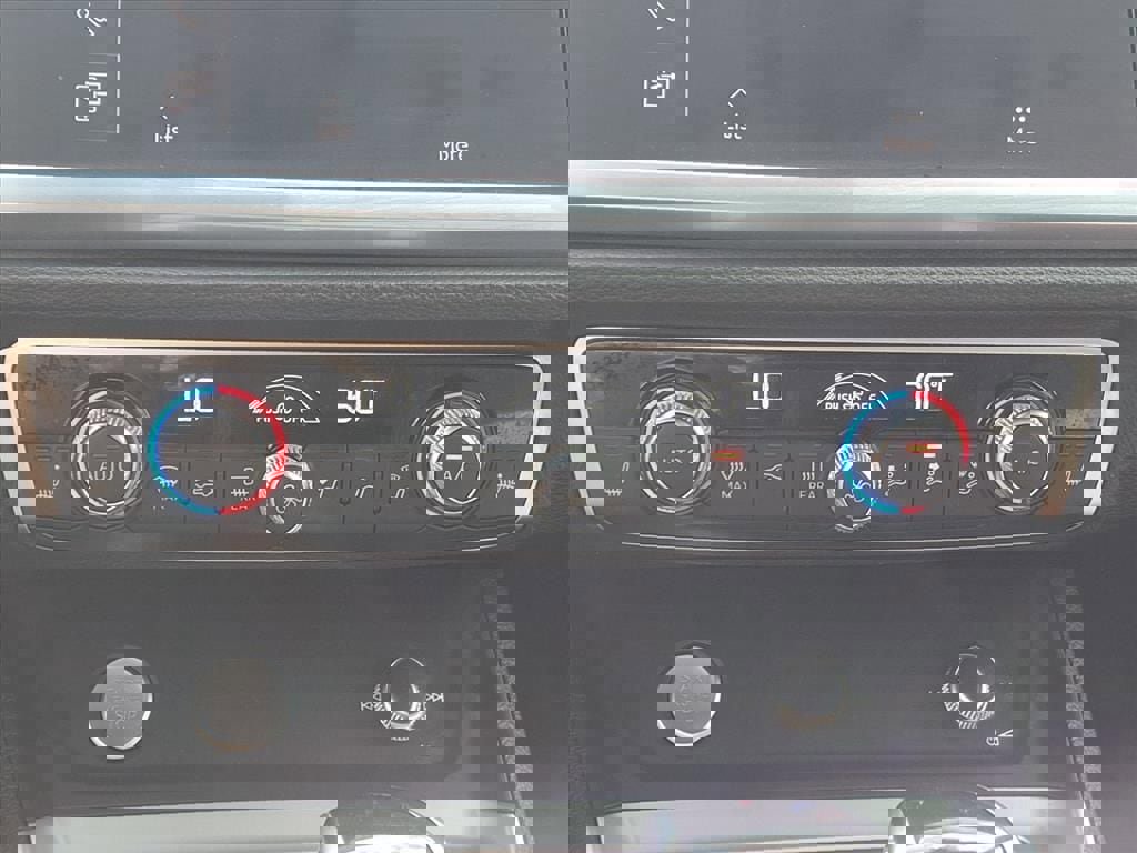 Used 2019 Audi Q3 2.0T Premium w/ Convenience Package image 16