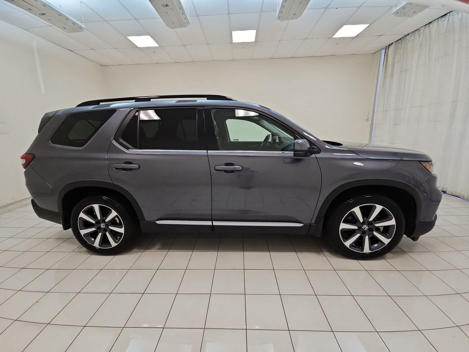 Certified 2025 Honda Pilot Touring image 29