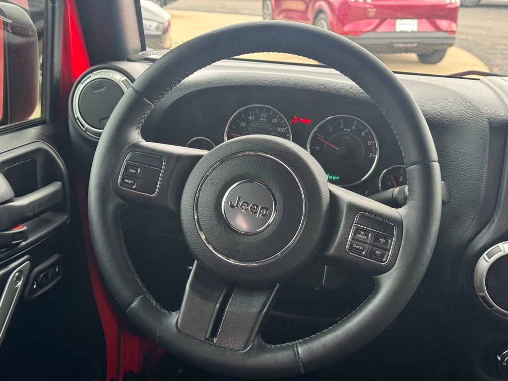 Used 2015 Jeep Wrangler Unlimited Sahara w/ Dual Top Group image 18