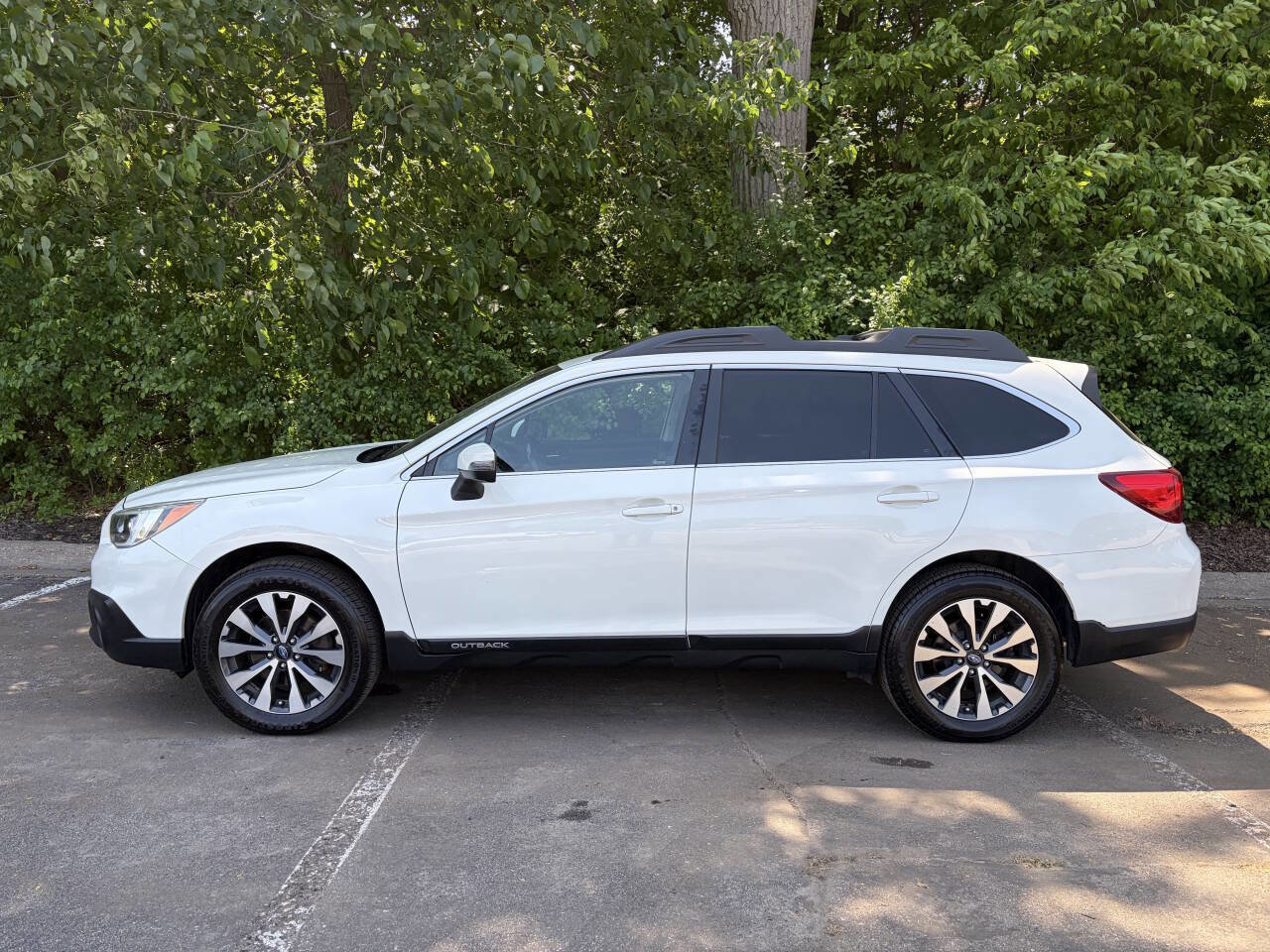 Used 2015 Subaru Outback 2.5i Limited AWD/4WD image 4