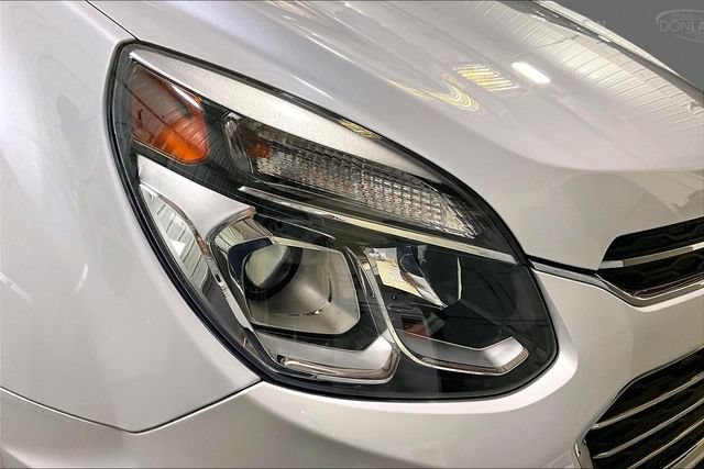 Used 2017 Chevrolet Equinox Premier w/ Enhanced Convenience Package AWD/4WD image 4