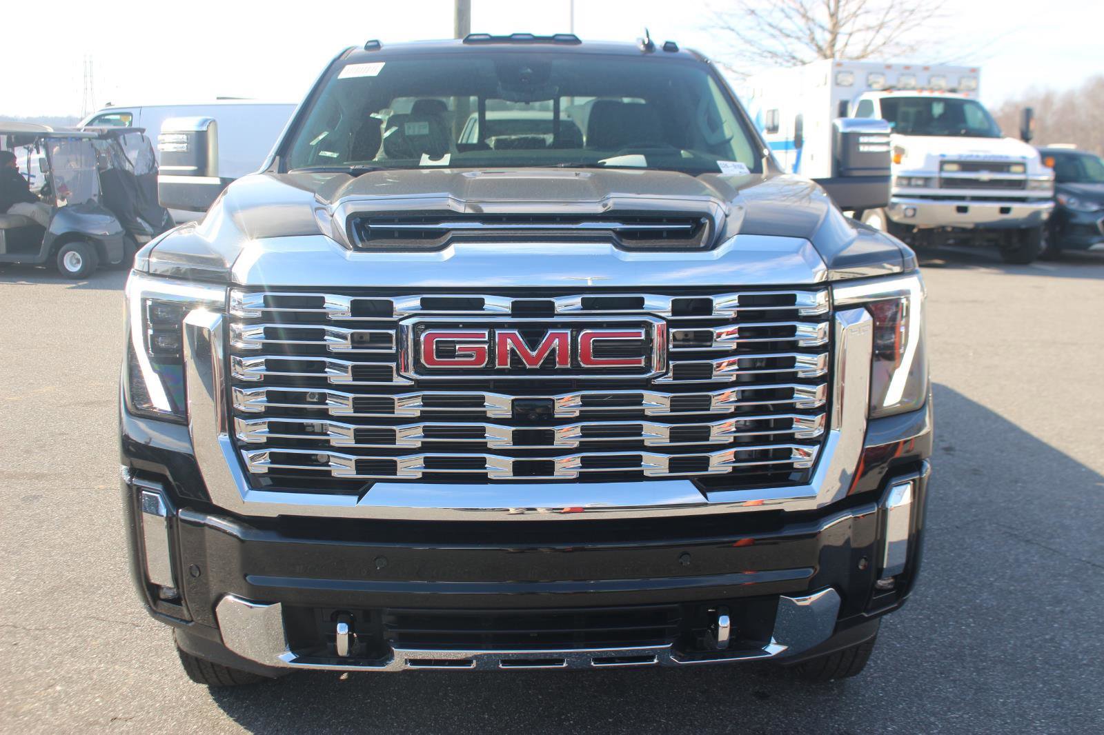 New 2026 GMC Sierra 3500 Denali w/ Denali Reserve Package AWD/4WD image 2