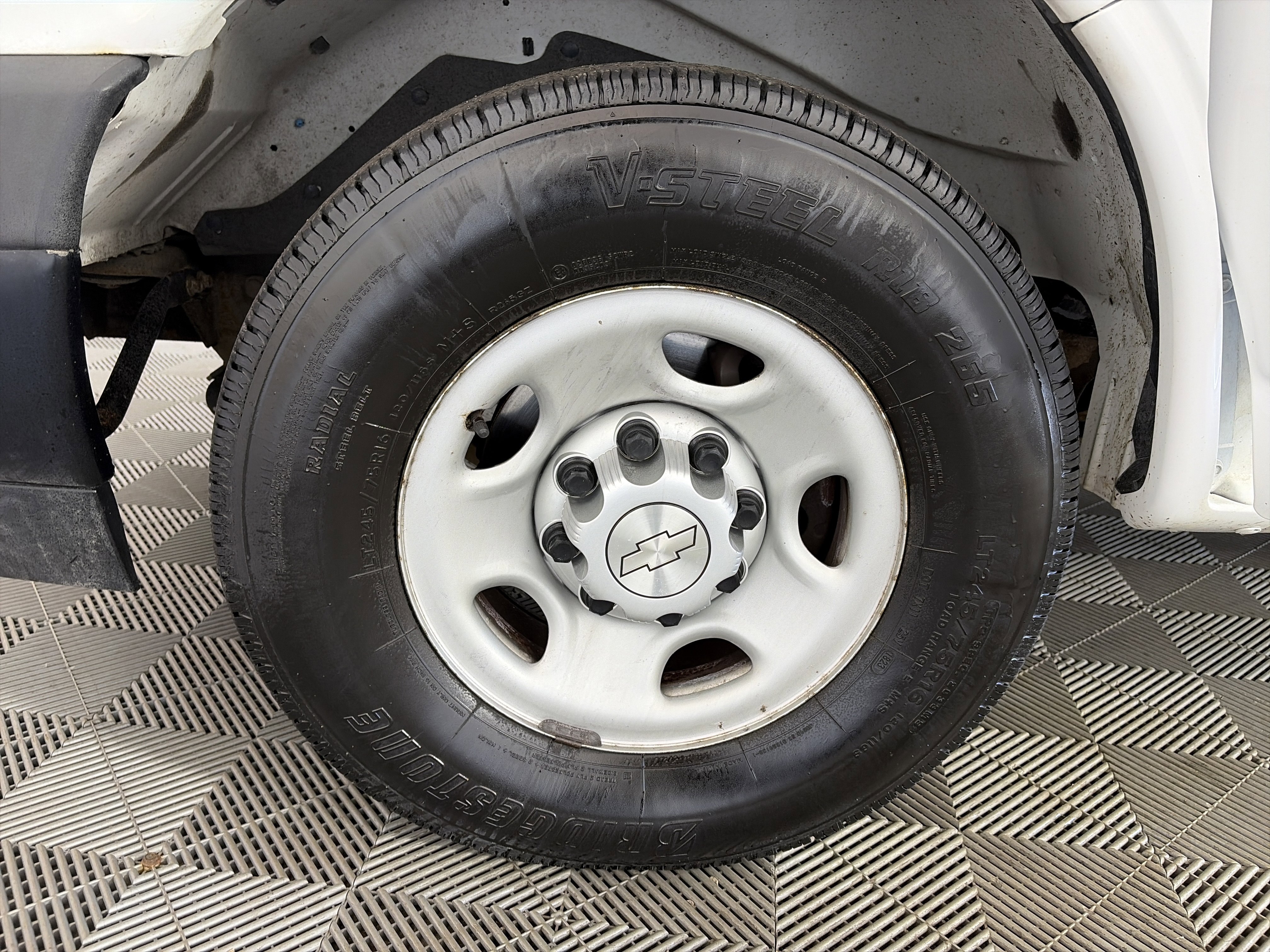 Used 2019 Chevrolet Express 3500 w/ Driver Convenience Package RWD image 16