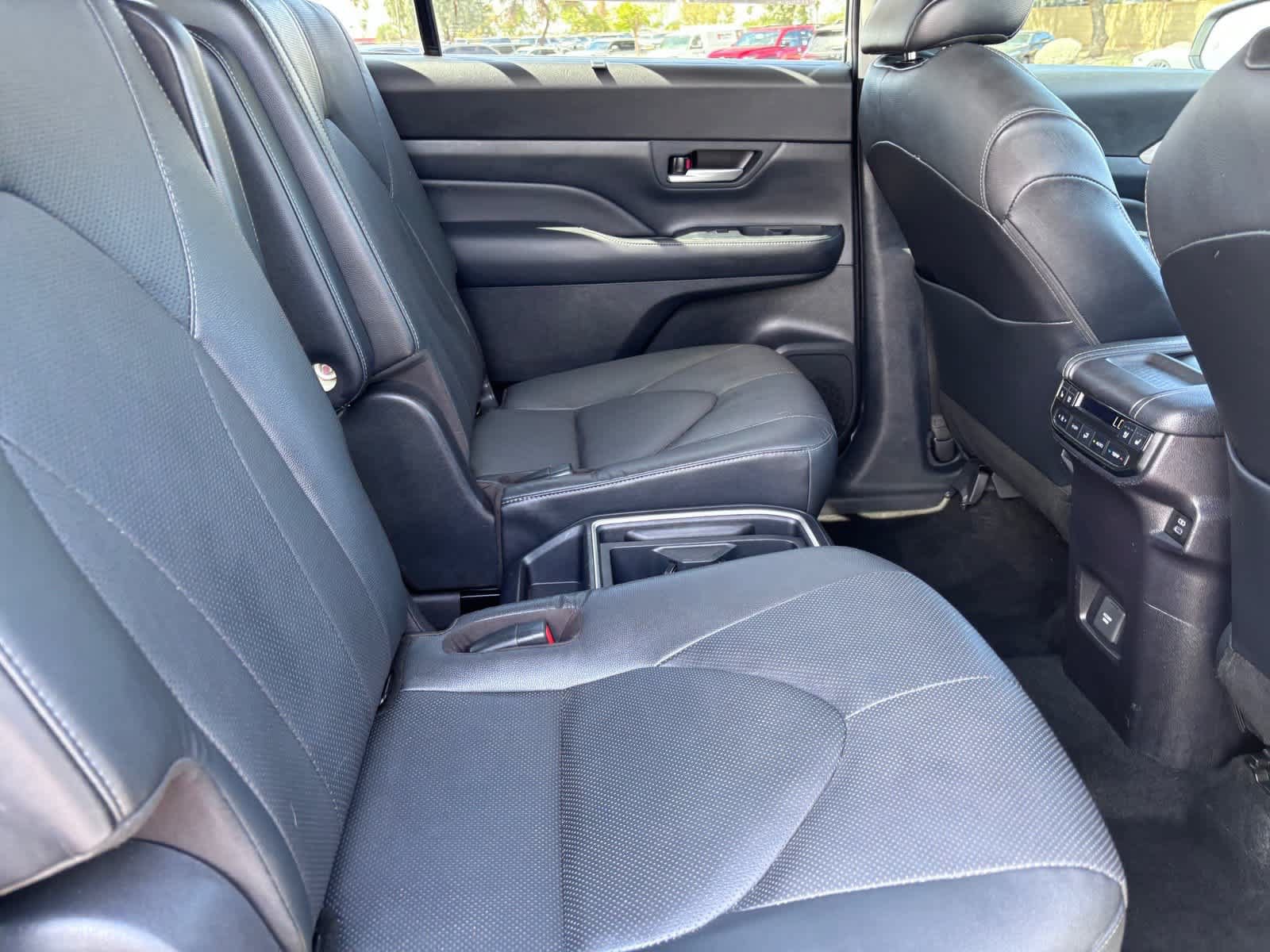 Used 2024 Toyota Grand Highlander AWD image 15