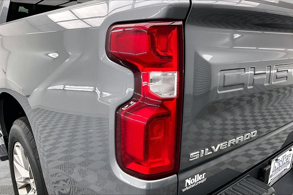 Used 2021 Chevrolet Silverado 1500 High Country w/ Technology Package AWD/4WD image 31