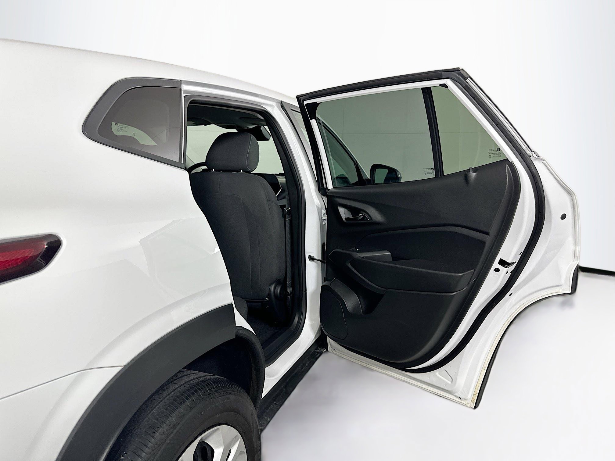 Used 2024 Chevrolet Trax LS FWD image 27