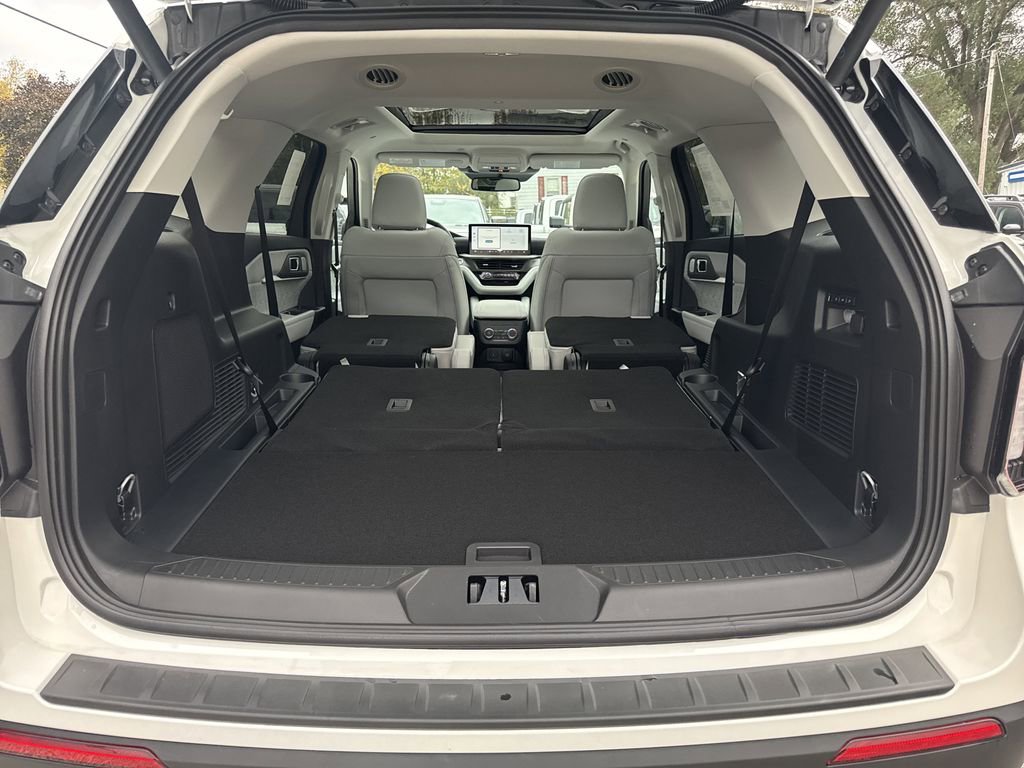 New 2026 Ford Explorer Platinum image 12