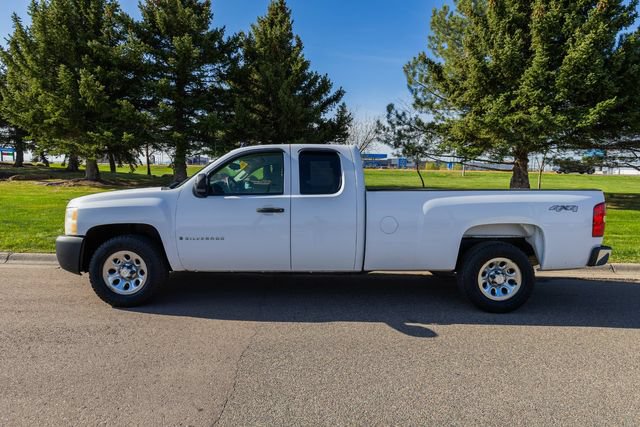 Used 2007 Chevrolet Silverado 1500 W/T w/ Towing Package AWD/4WD image 8