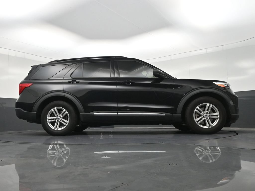 Used 2021 Ford Explorer XLT w/ Equipment Group 202A RWD image 27
