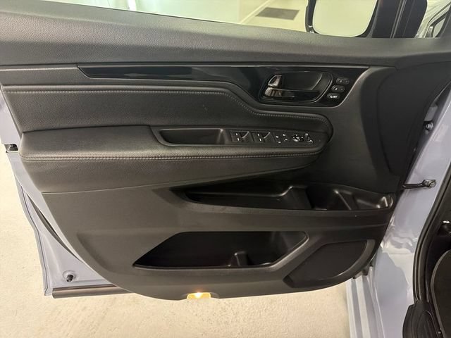 Used 2023 Honda Odyssey Elite image 11