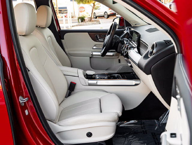 Used 2021 Mercedes-Benz GLB 250 4MATIC image 42