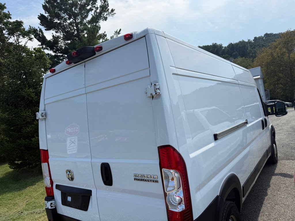 Used 2023 RAM ProMaster 2500 FWD image 2