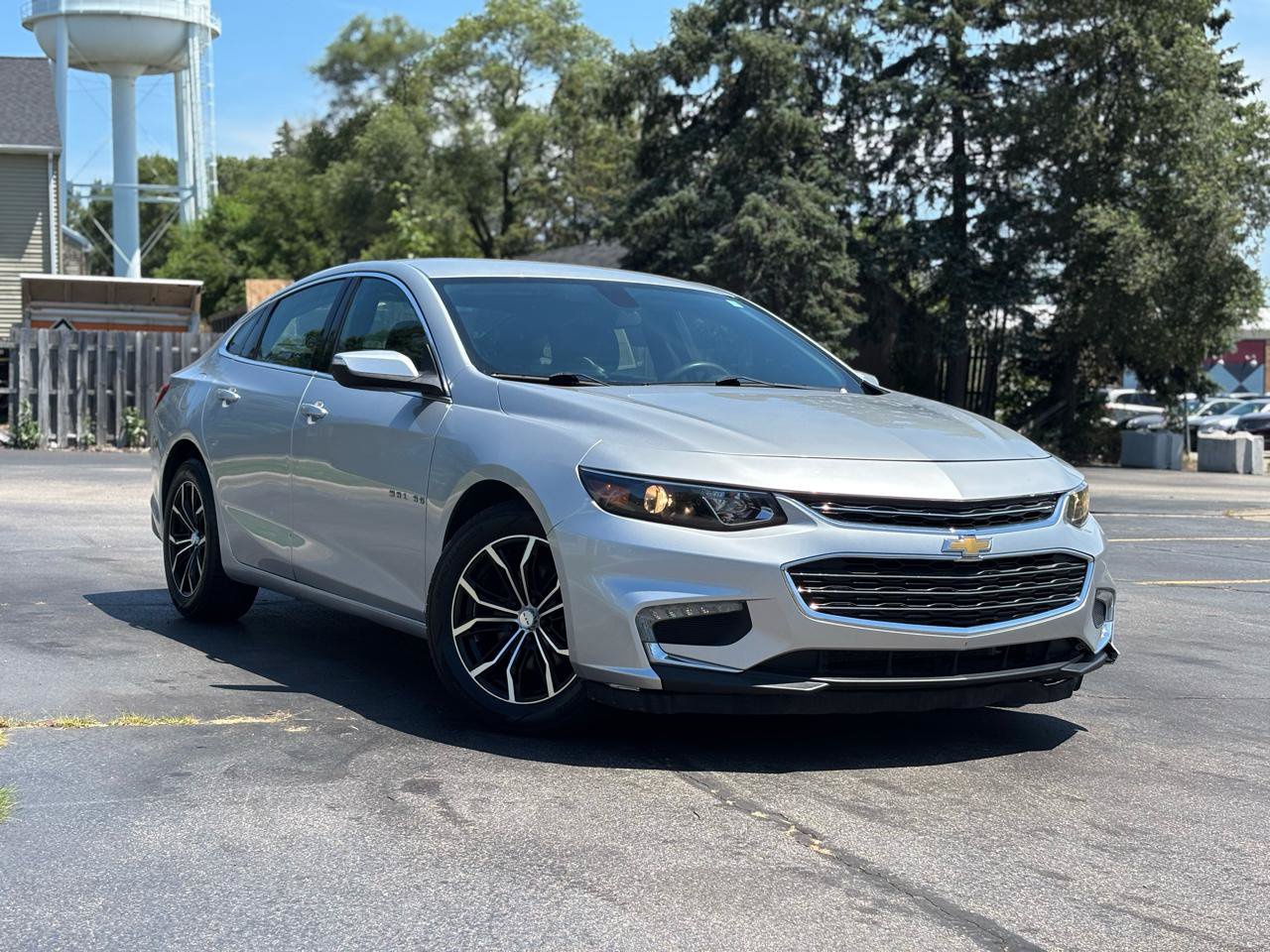 Used 2017 Chevrolet Malibu LT FWD image 12