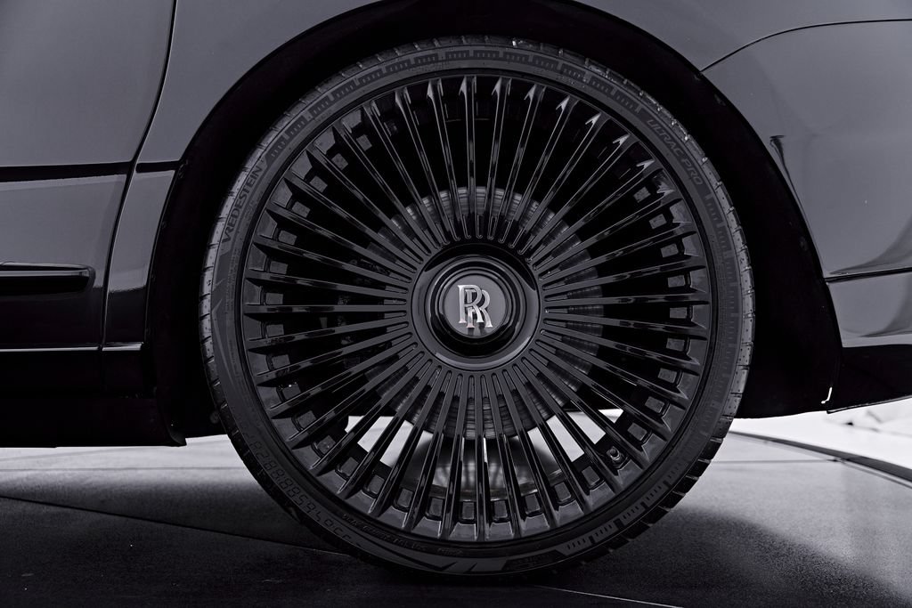Used 2020 Rolls-Royce Cullinan AWD/4WD image 31