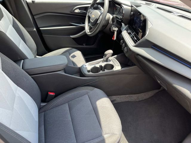 Used 2025 Chevrolet Trax LS FWD image 24