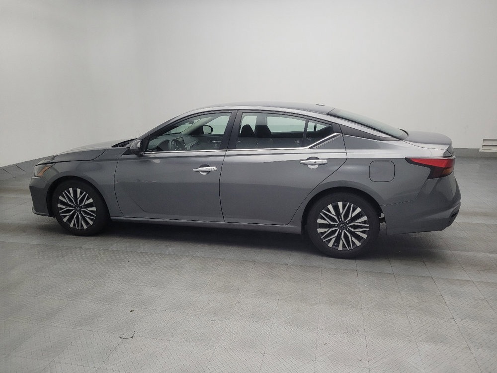 Used 2023 Nissan Altima 2.5 SV image 3